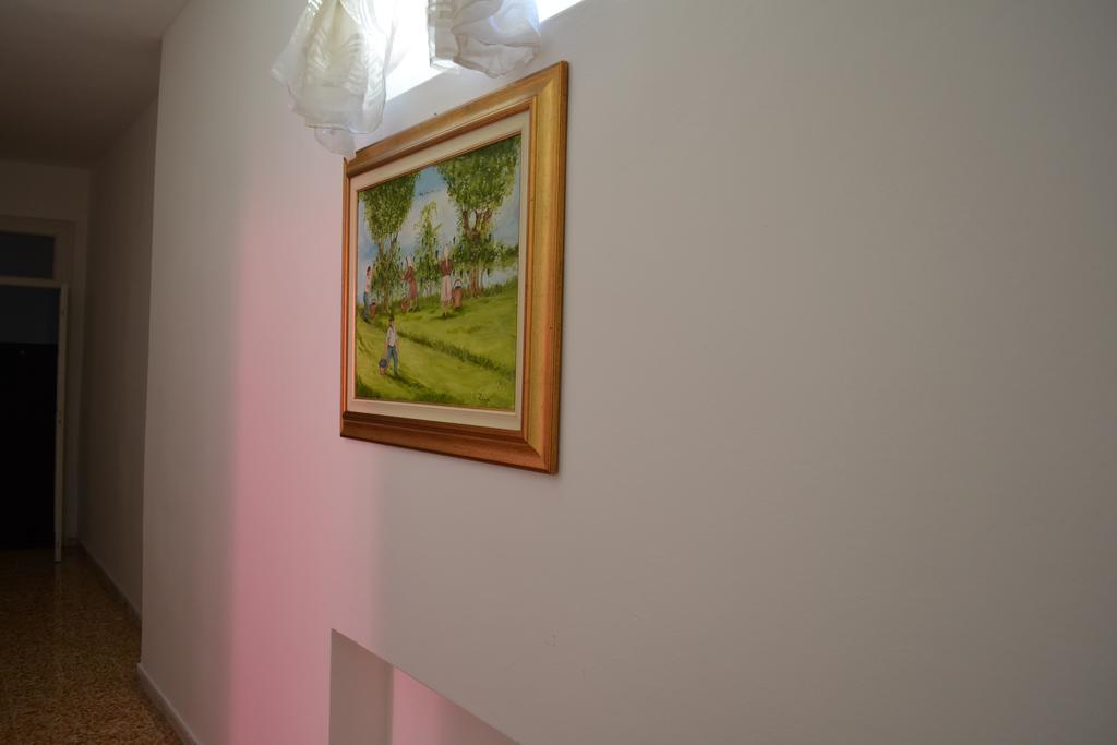 Home Willy Florence Bilik gambar
